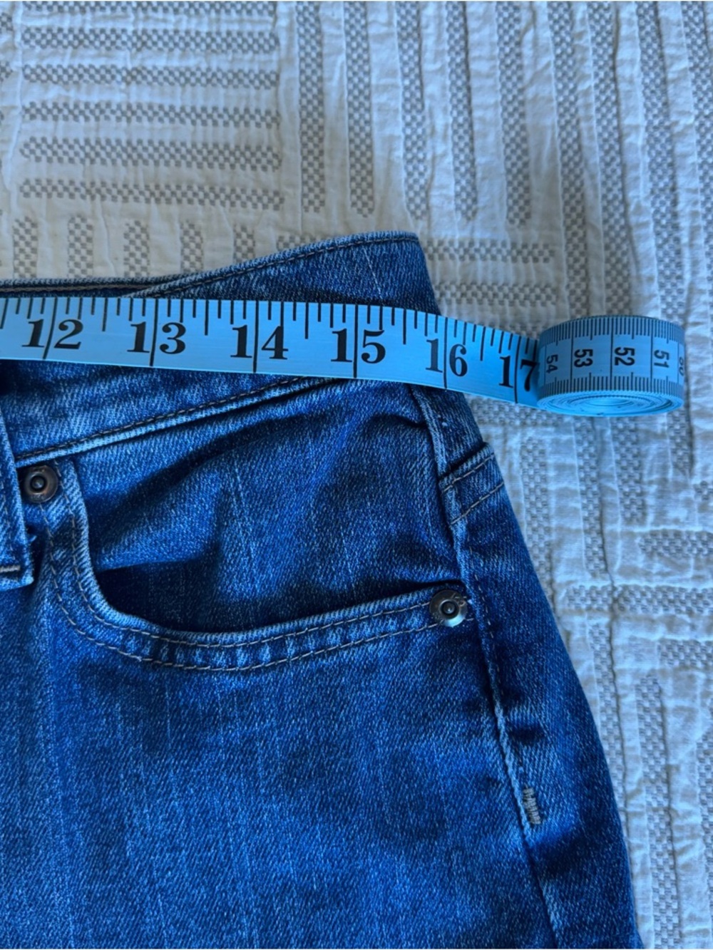 Lee Women’s Size 12 Long - On Waist - Straight Leg Jeans - Classic Blue Denim - Picture 9 of 11